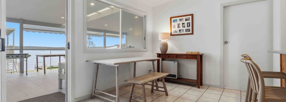  Jervis Bay Realty Holidays: The Waters Edge Jervis Bay accommodation in Basin View