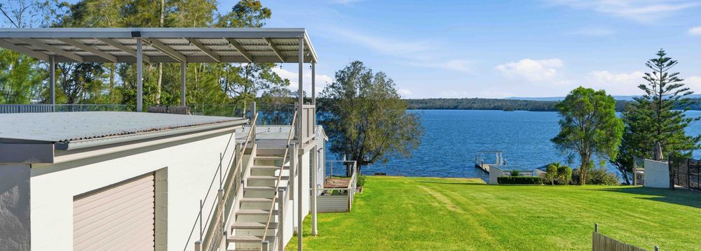  Jervis Bay Realty Holidays: The Waters Edge Jervis Bay accommodation in Basin View