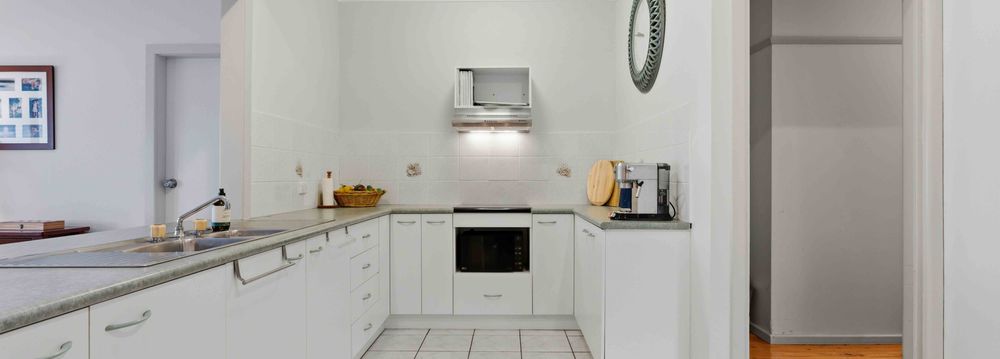  Jervis Bay Realty Holidays: The Waters Edge Jervis Bay accommodation in Basin View