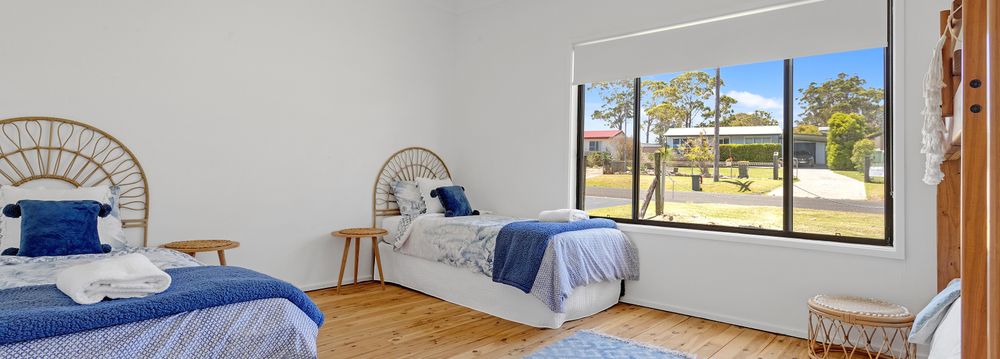  Jervis Bay Realty Holidays: Waterfront Fishermans Cottage Jervis Bay accommodation in Erowal Bay