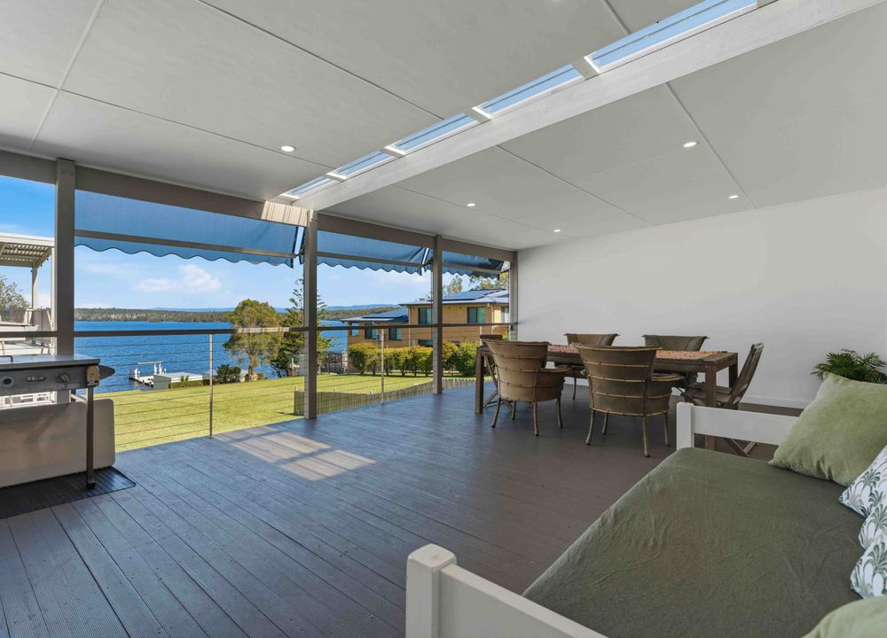  Jervis Bay Realty Holidays: The Waters Edge Jervis Bay accommodation in Basin View