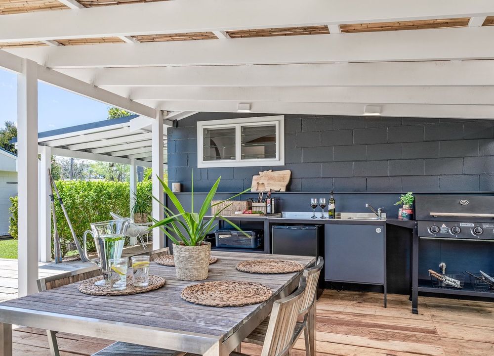  Jervis Bay Realty Holidays: The Beach Hut Jervis Bay accommodation in Vincentia