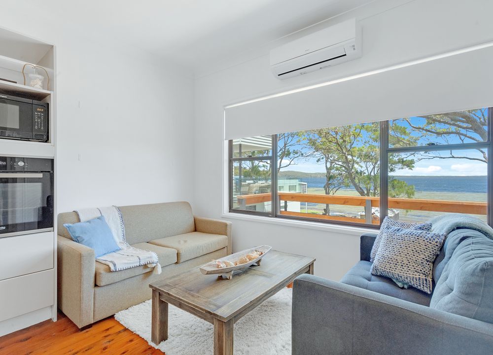  Jervis Bay Realty Holidays: Waterfront Fishermans Cottage Jervis Bay accommodation in Erowal Bay