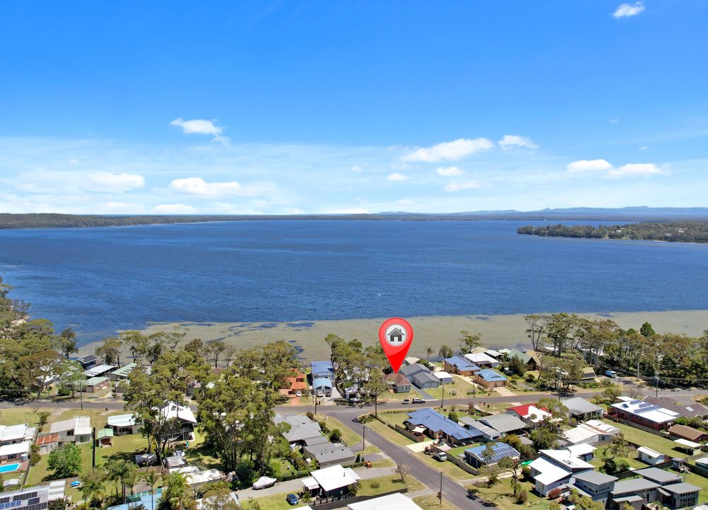  Jervis Bay Realty Holidays: Waterfront Fishermans Cottage Jervis Bay accommodation in Erowal Bay
