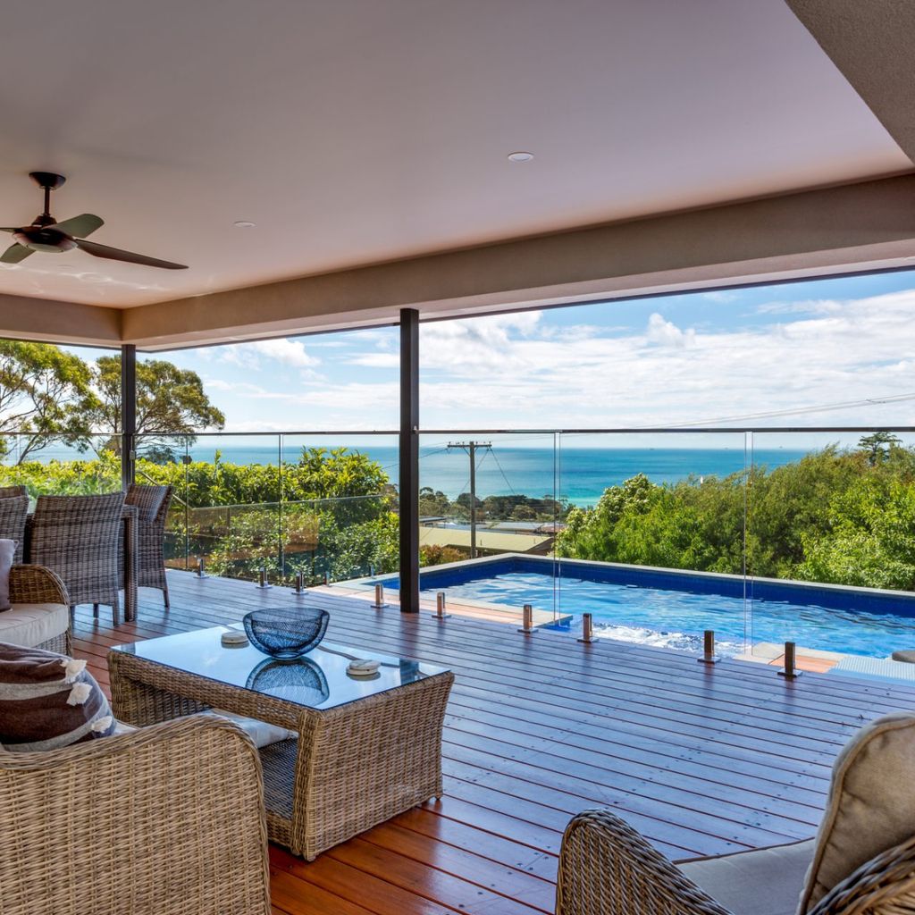 POOLSIDE GETAWAY - DROMANA