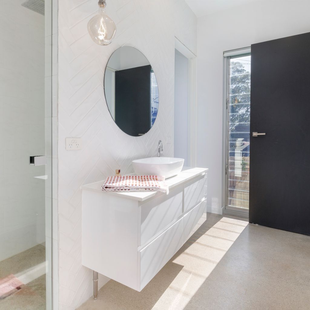 POOLSIDE PARADISE - MOUNT ELIZA