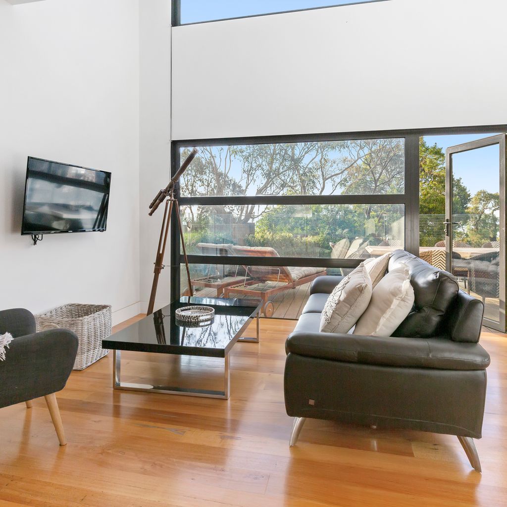 THE LOFT HOUSE
