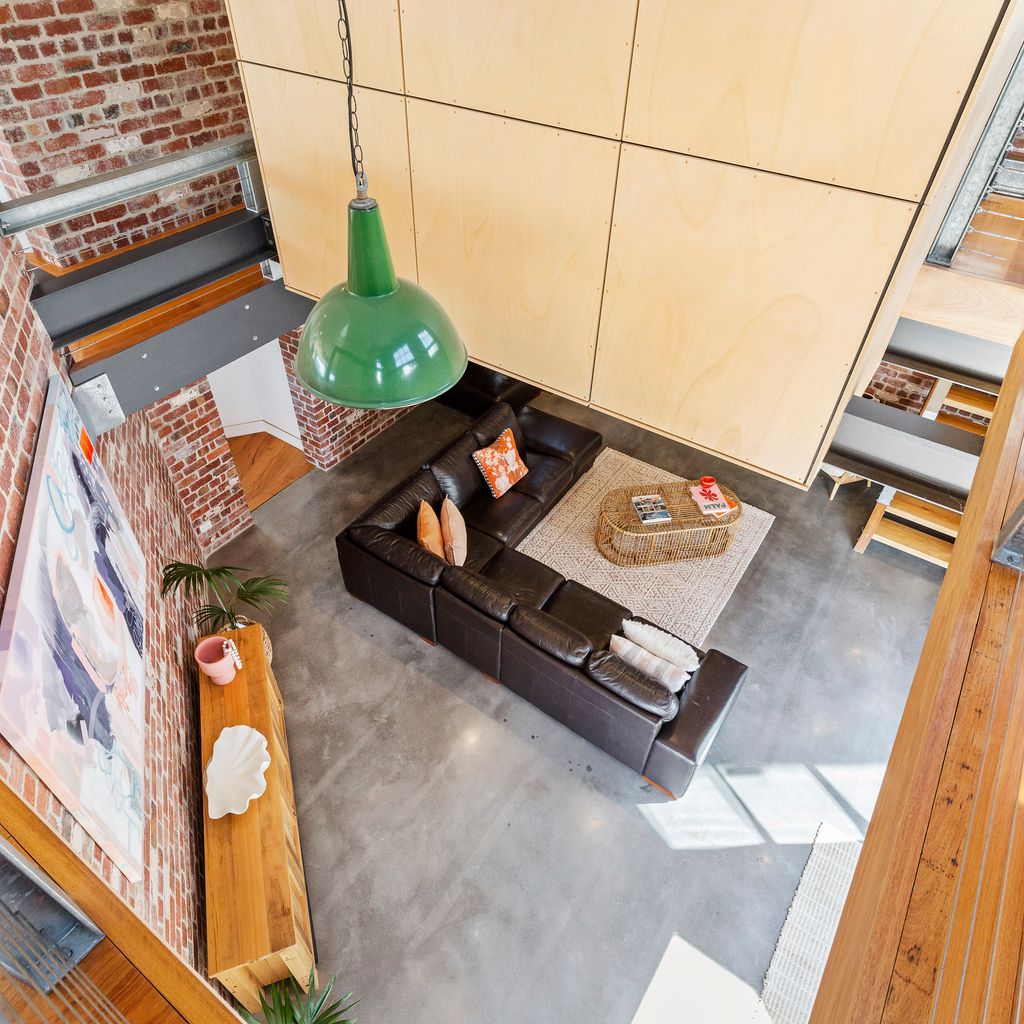 THE LOFT HOUSE