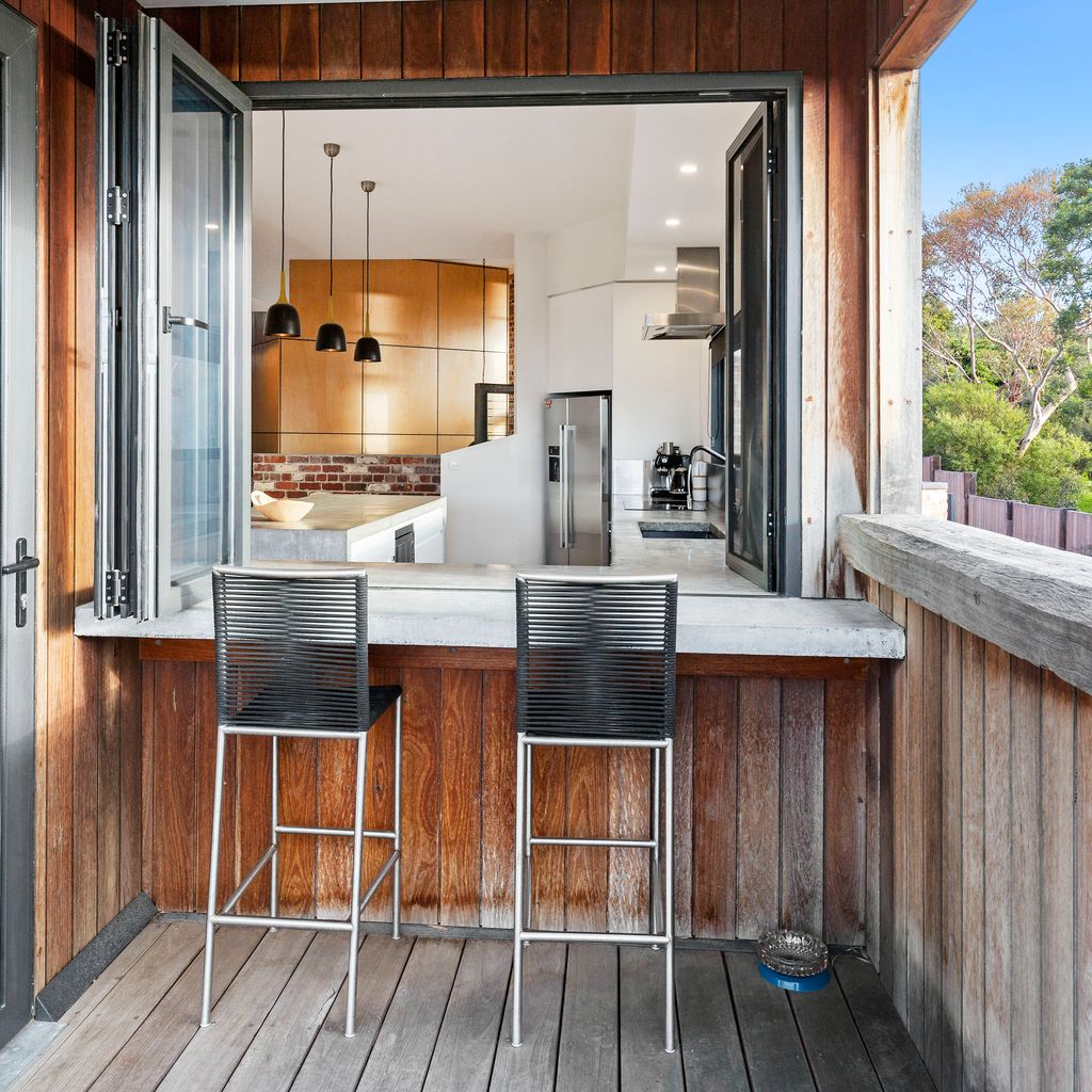 THE LOFT HOUSE