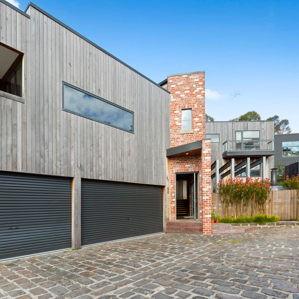 THE LOFT HOUSE