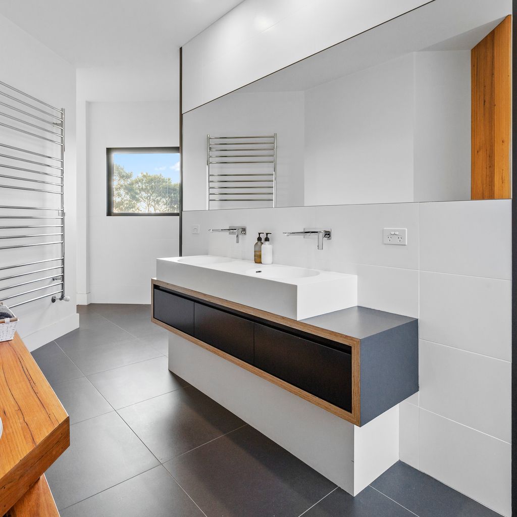 THE LOFT HOUSE