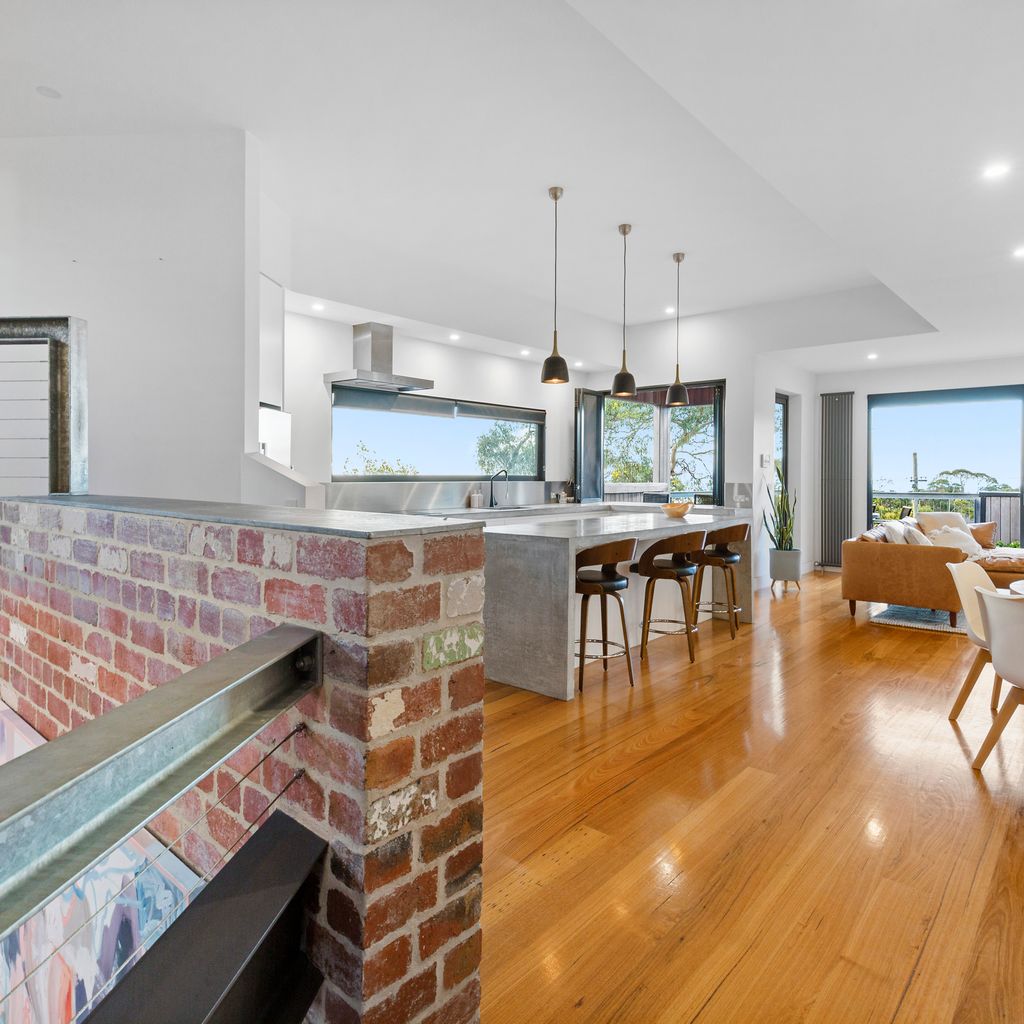 THE LOFT HOUSE