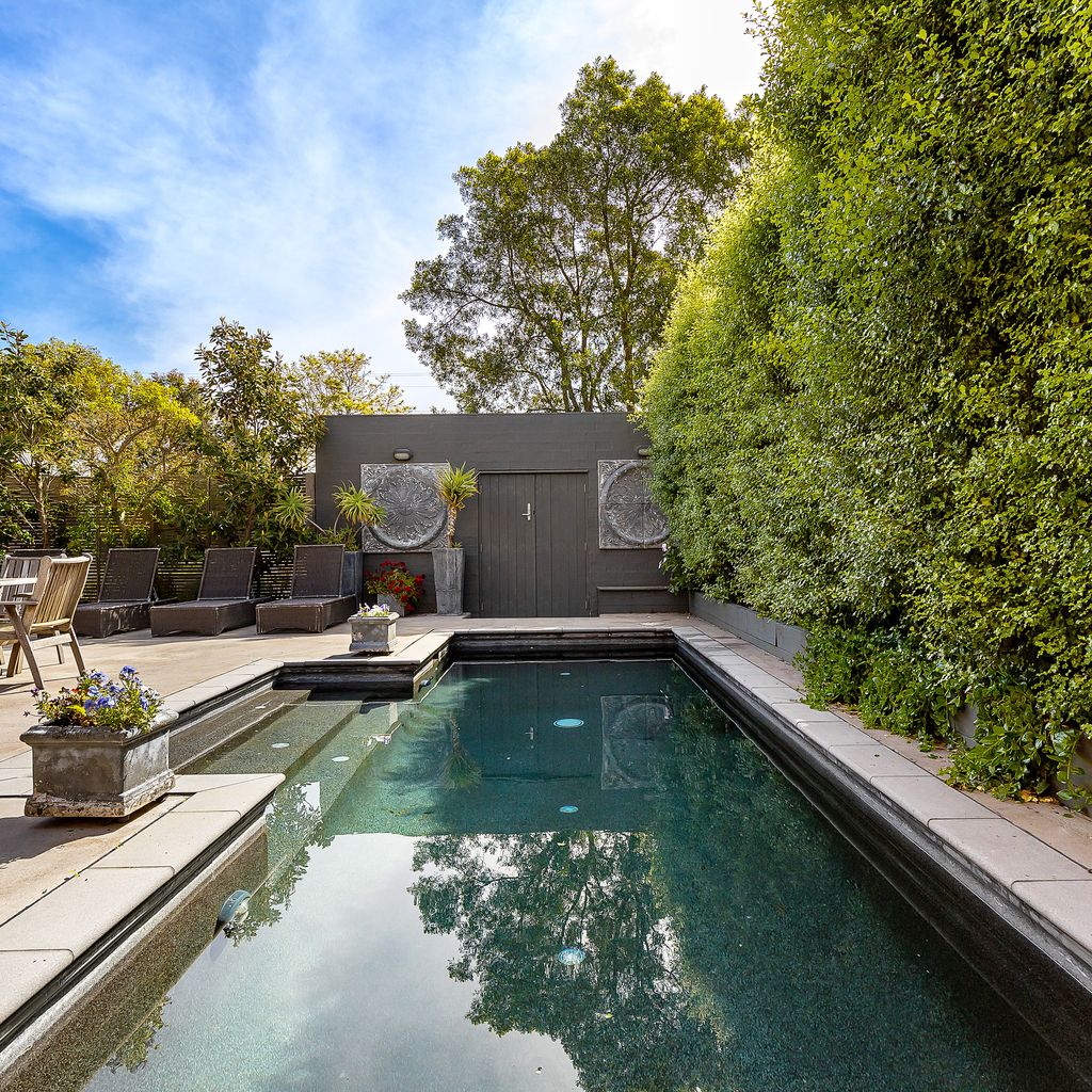 Secluded Luxury on Tower Hill