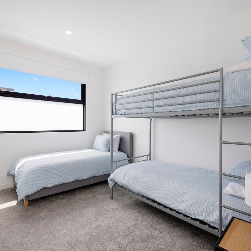 PENINSULA SEA BREEZE