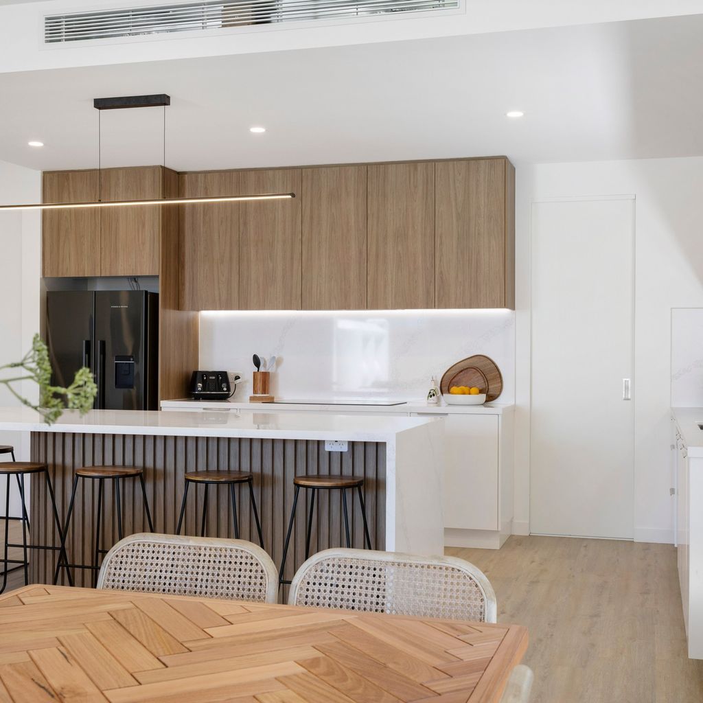 PENINSULA SEA BREEZE