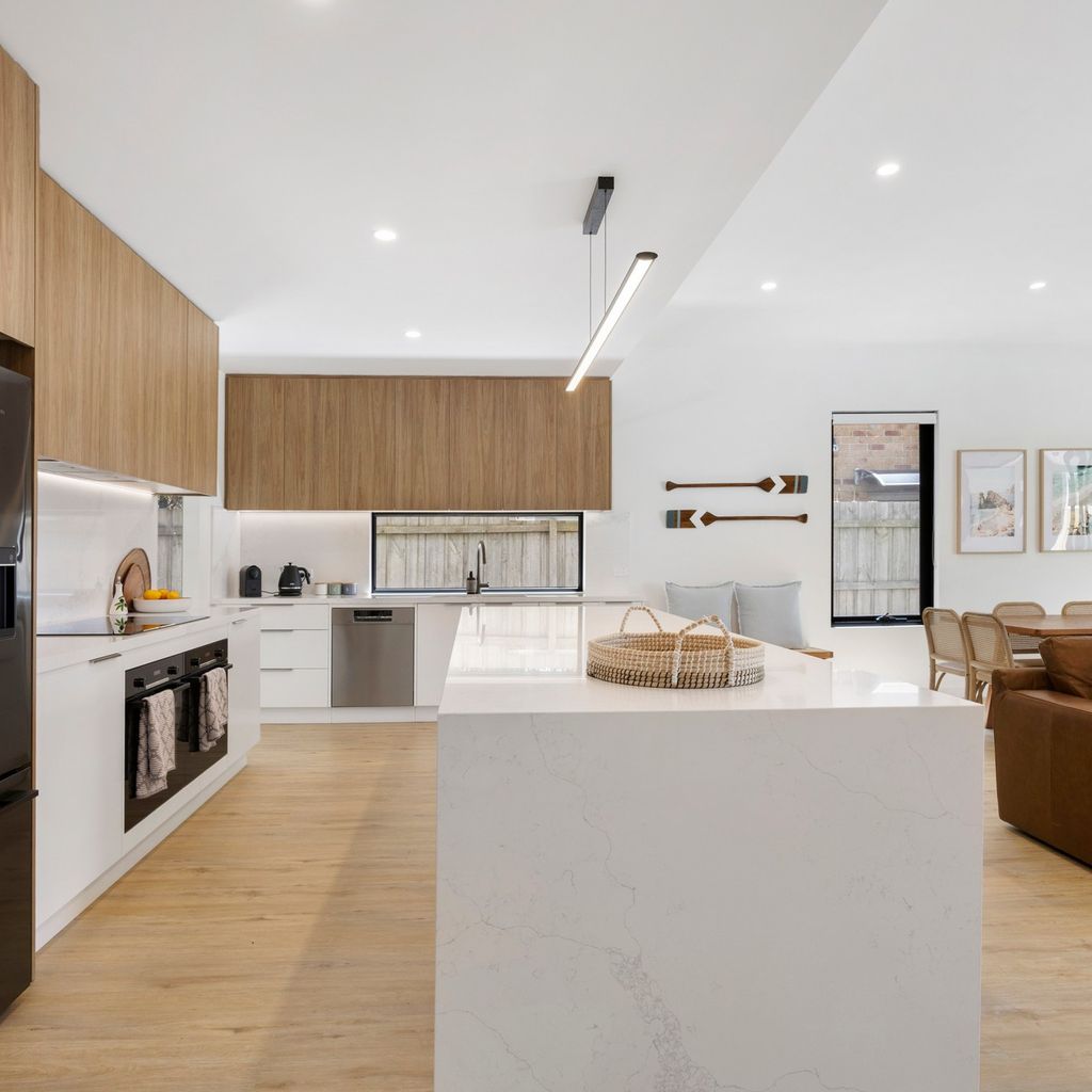 PENINSULA SEA BREEZE