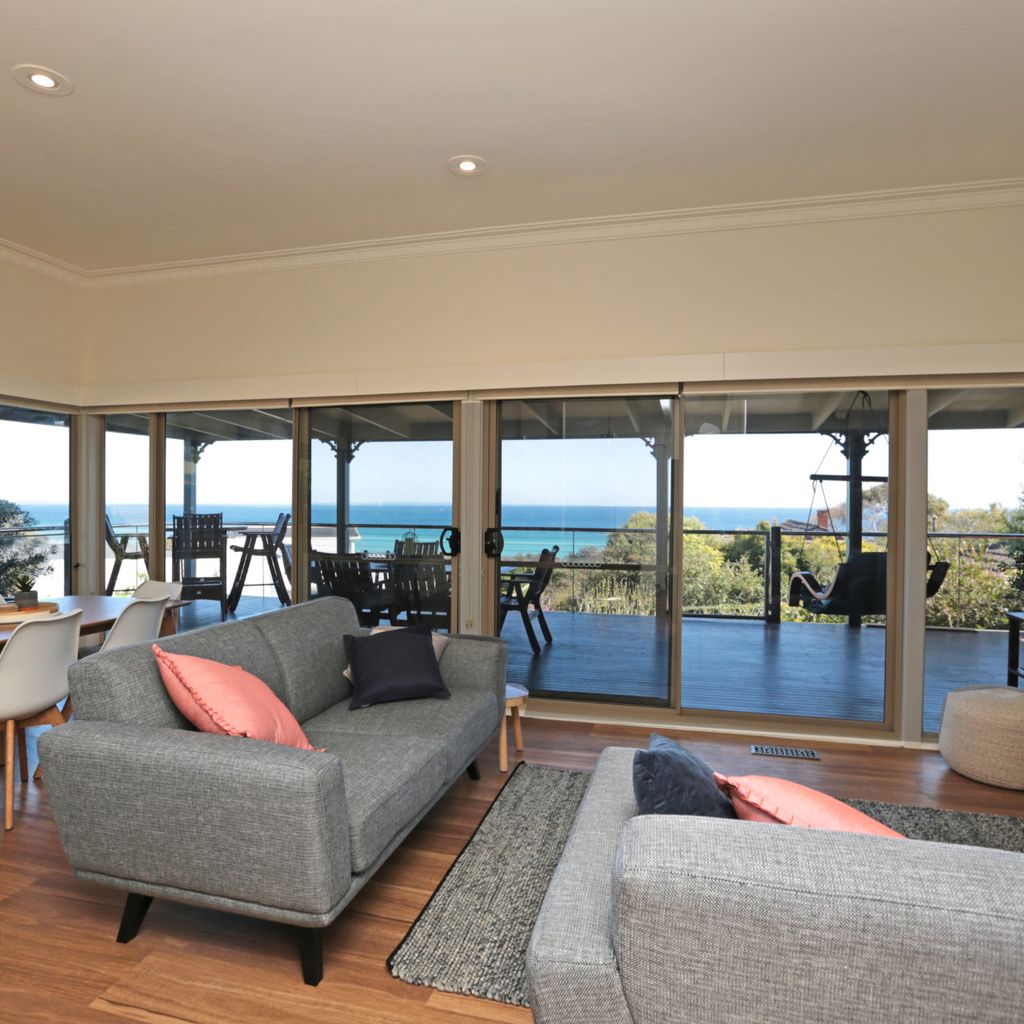BAY VIEWS ON BROWNE
