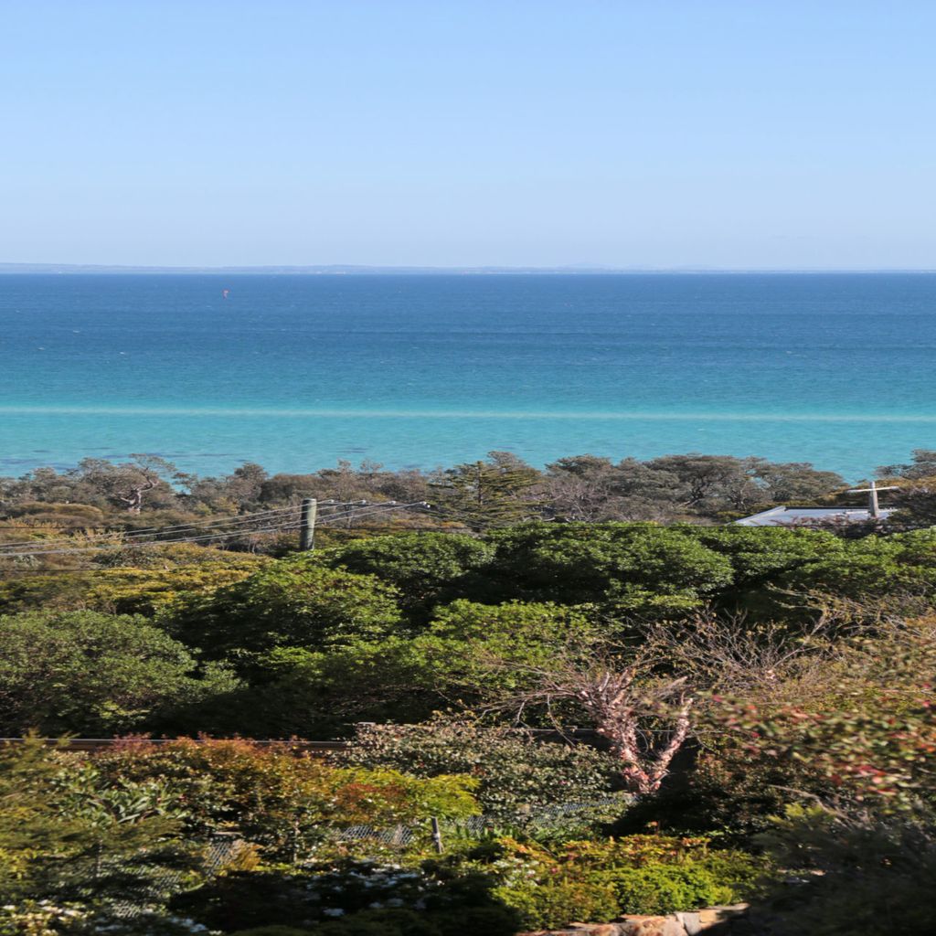 BAY VIEWS ON BROWNE