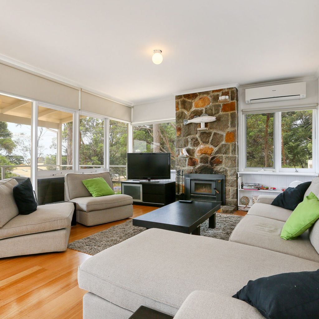 DROMANA BEACH SHACK...