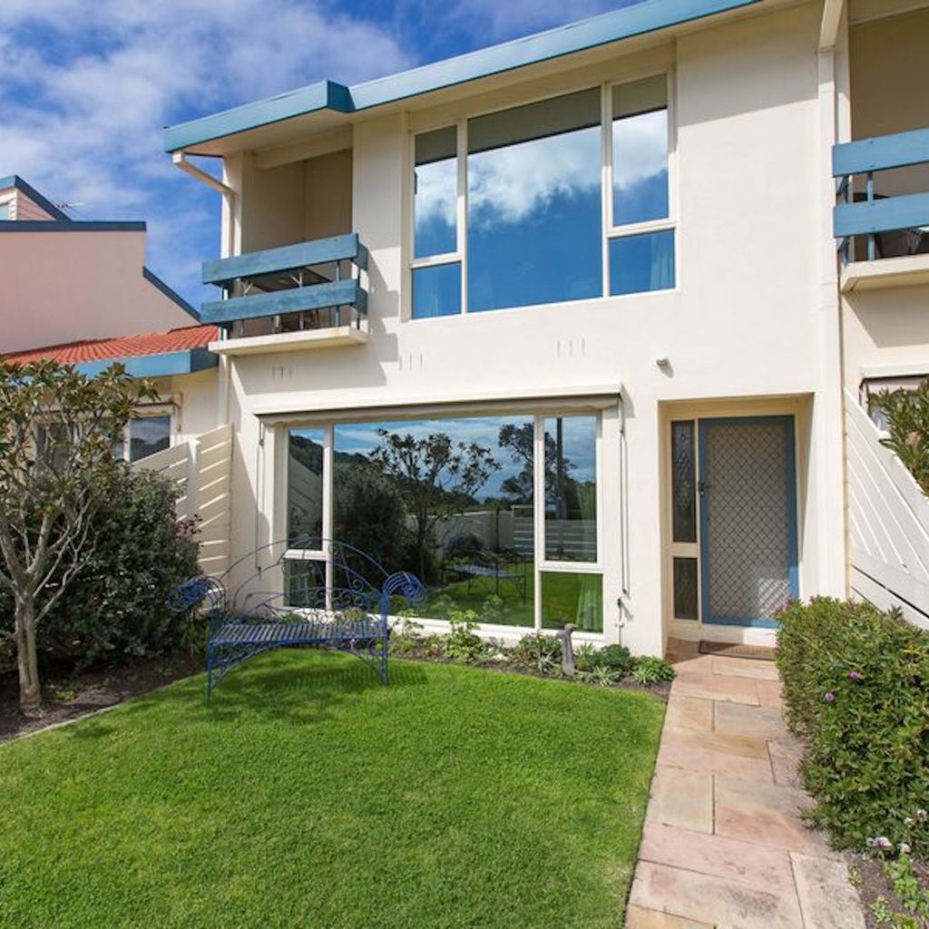 SEAVIEWS MORNINGTON....