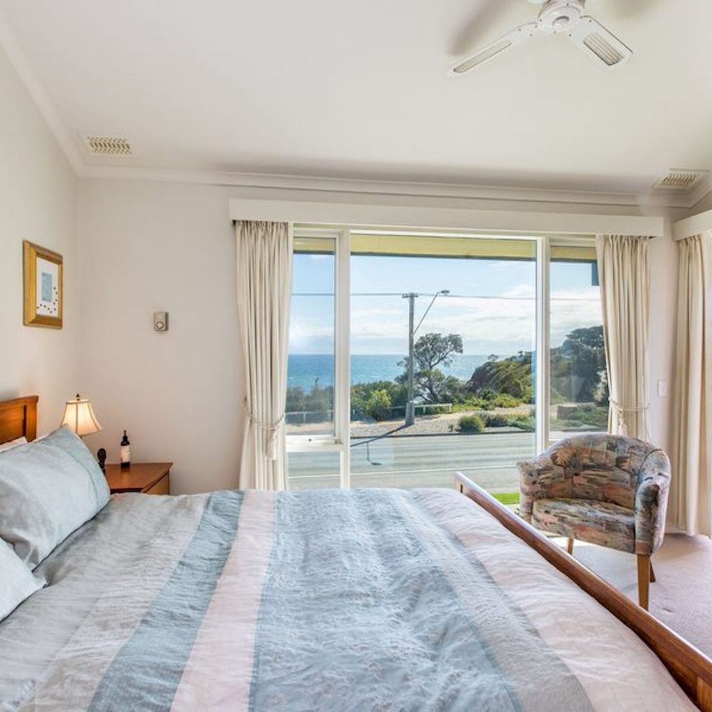 SEAVIEWS MORNINGTON....