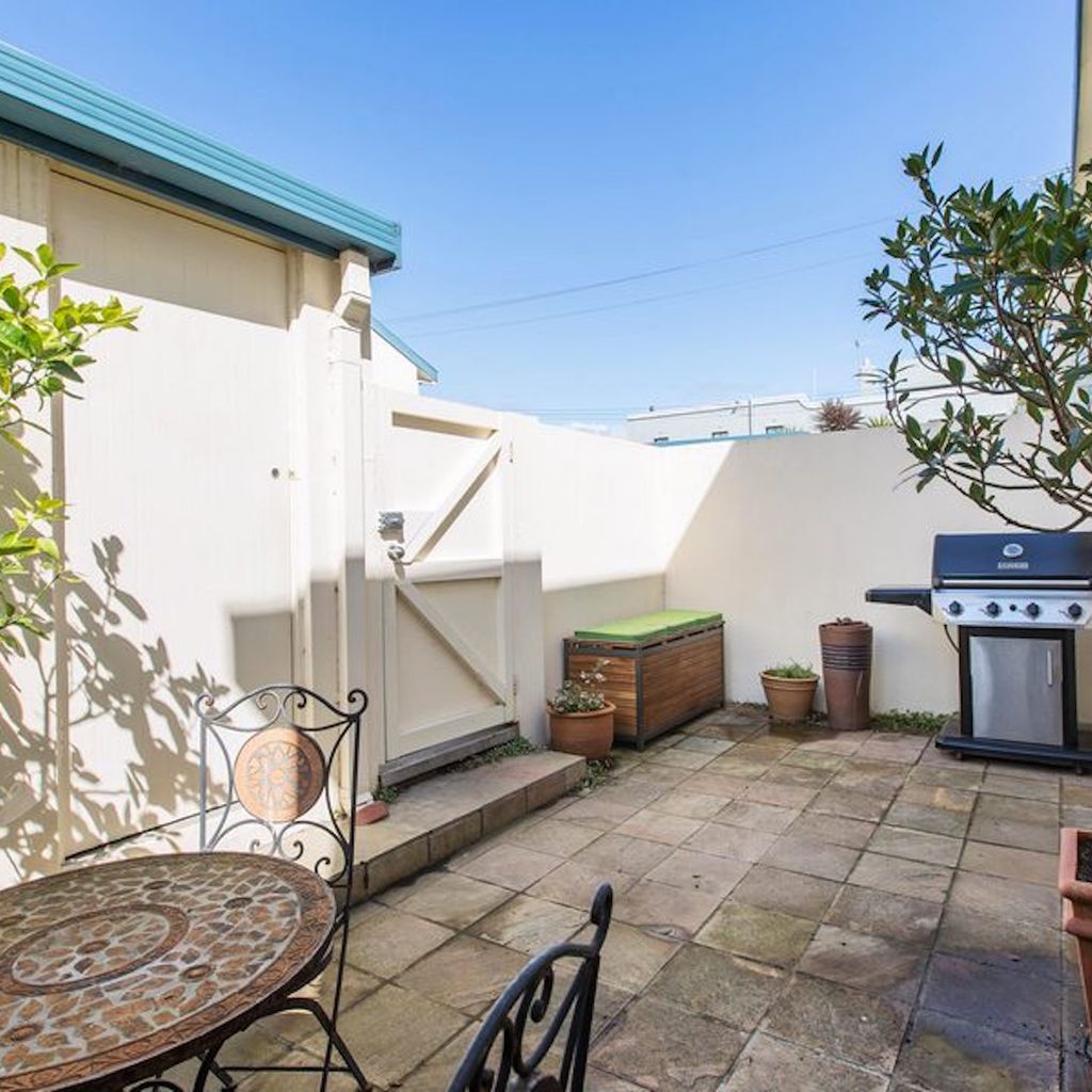 SEAVIEWS MORNINGTON....
