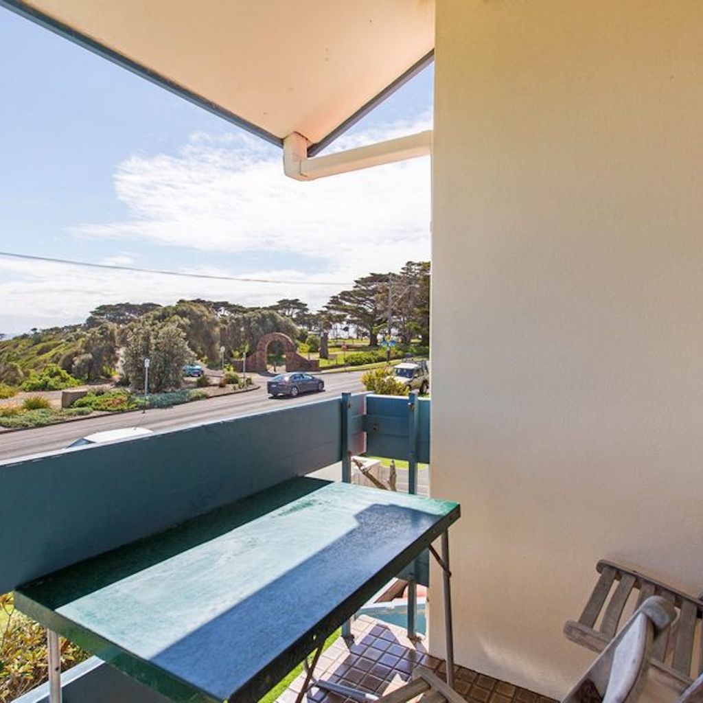SEAVIEWS MORNINGTON....