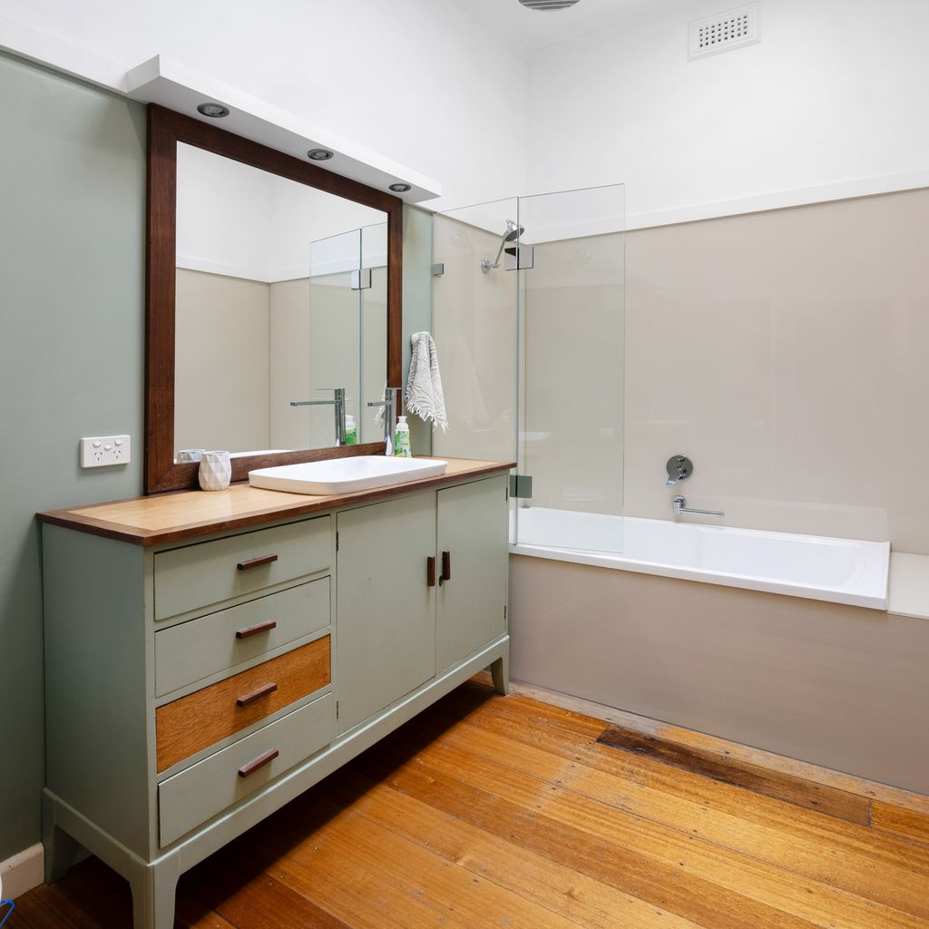 BEACHSIDE GETAWAY - DROMANA