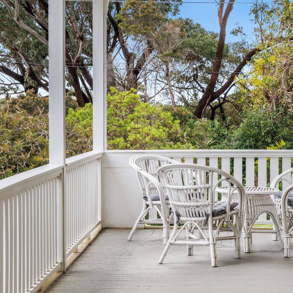 BEACHSIDE GETAWAY - DROMANA