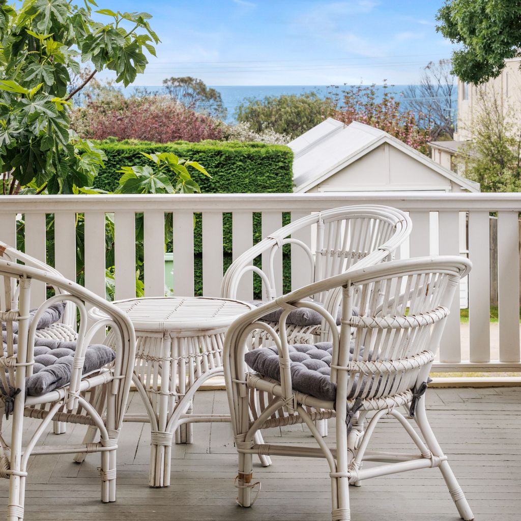 BEACHSIDE GETAWAY - DROMANA