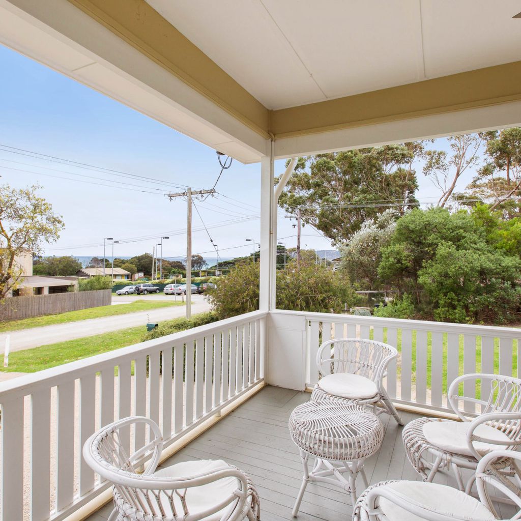 BEACHSIDE GETAWAY - DROMANA