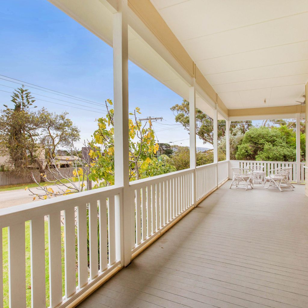 BEACHSIDE GETAWAY - DROMANA