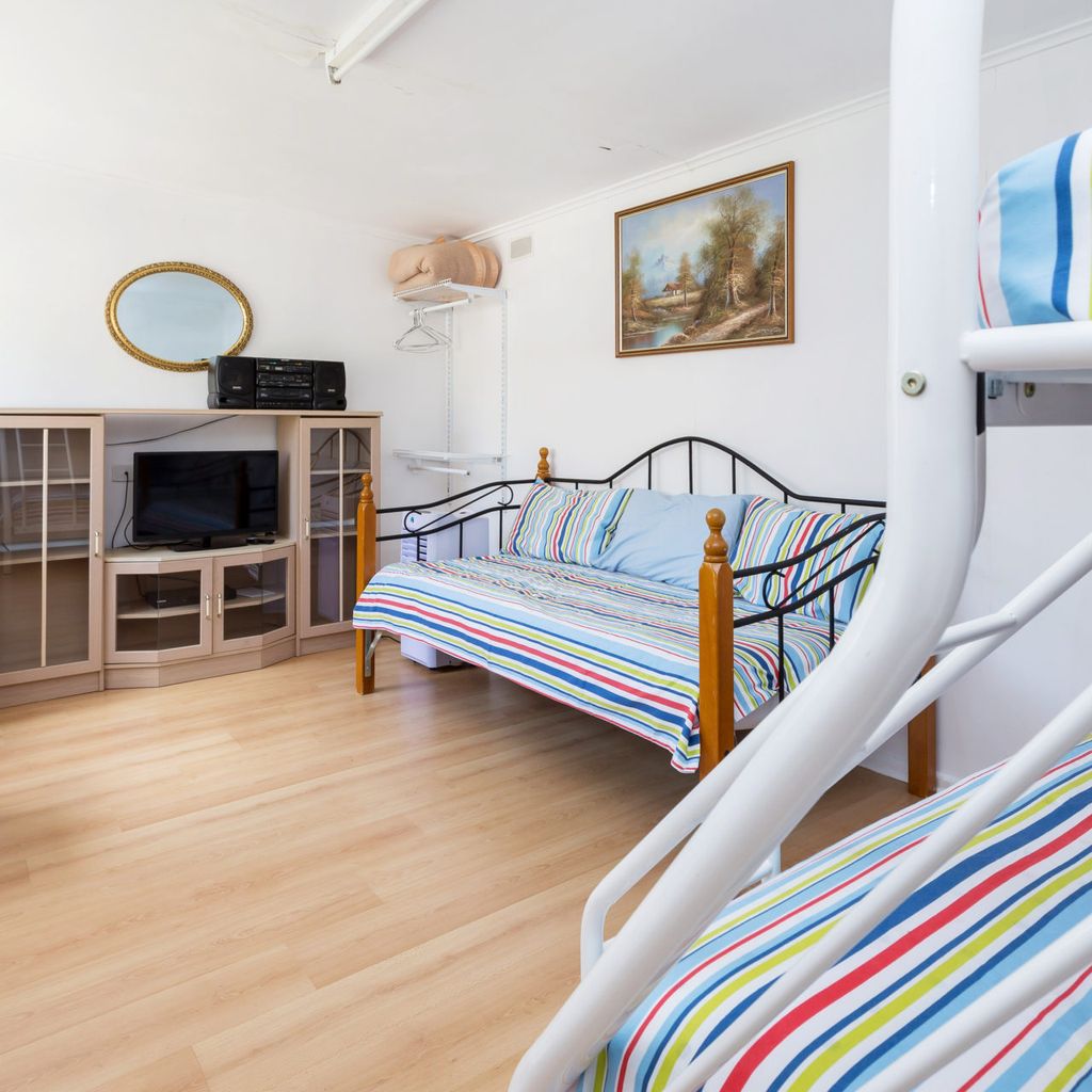 RENOVATED BEACH BEAUTY - ROSEBUD