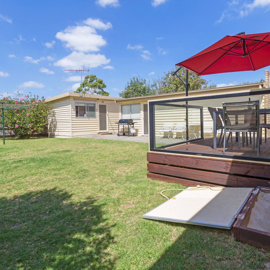 RENOVATED BEACH BEAUTY - ROSEBUD