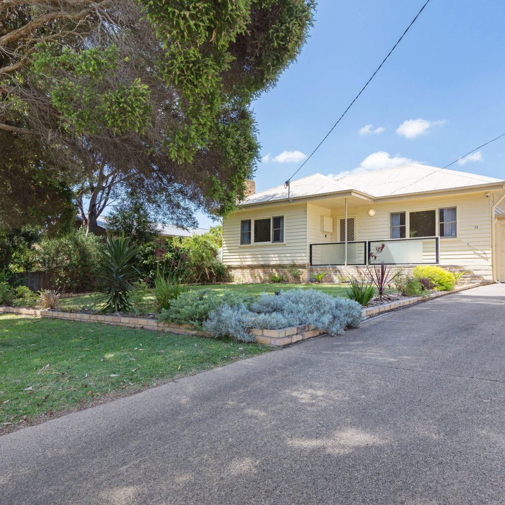 RENOVATED BEACH BEAUTY - ROSEBUD