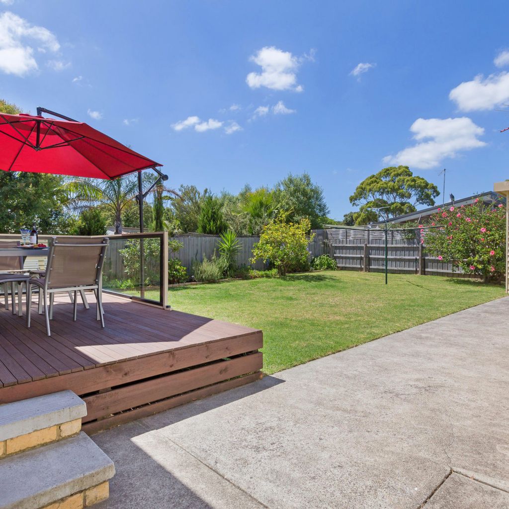 RENOVATED BEACH BEAUTY - ROSEBUD