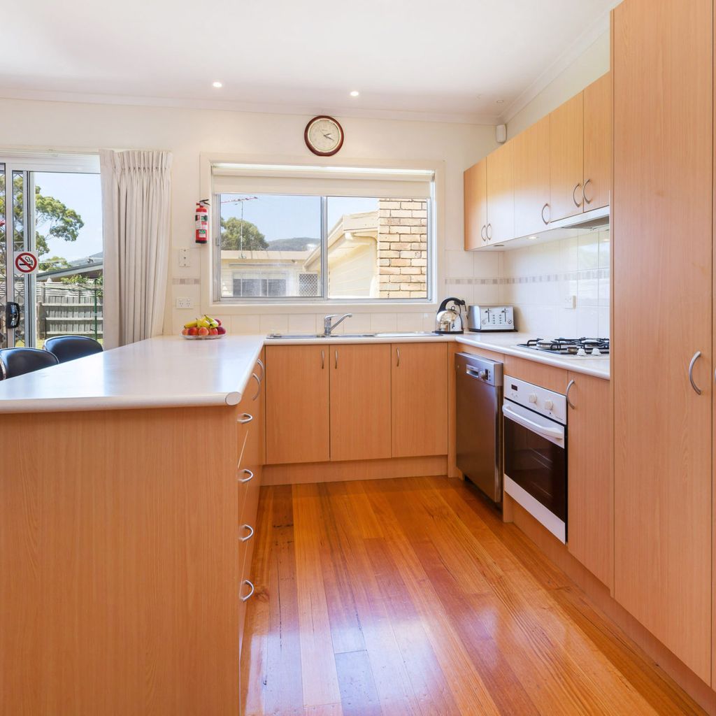 RENOVATED BEACH BEAUTY - ROSEBUD