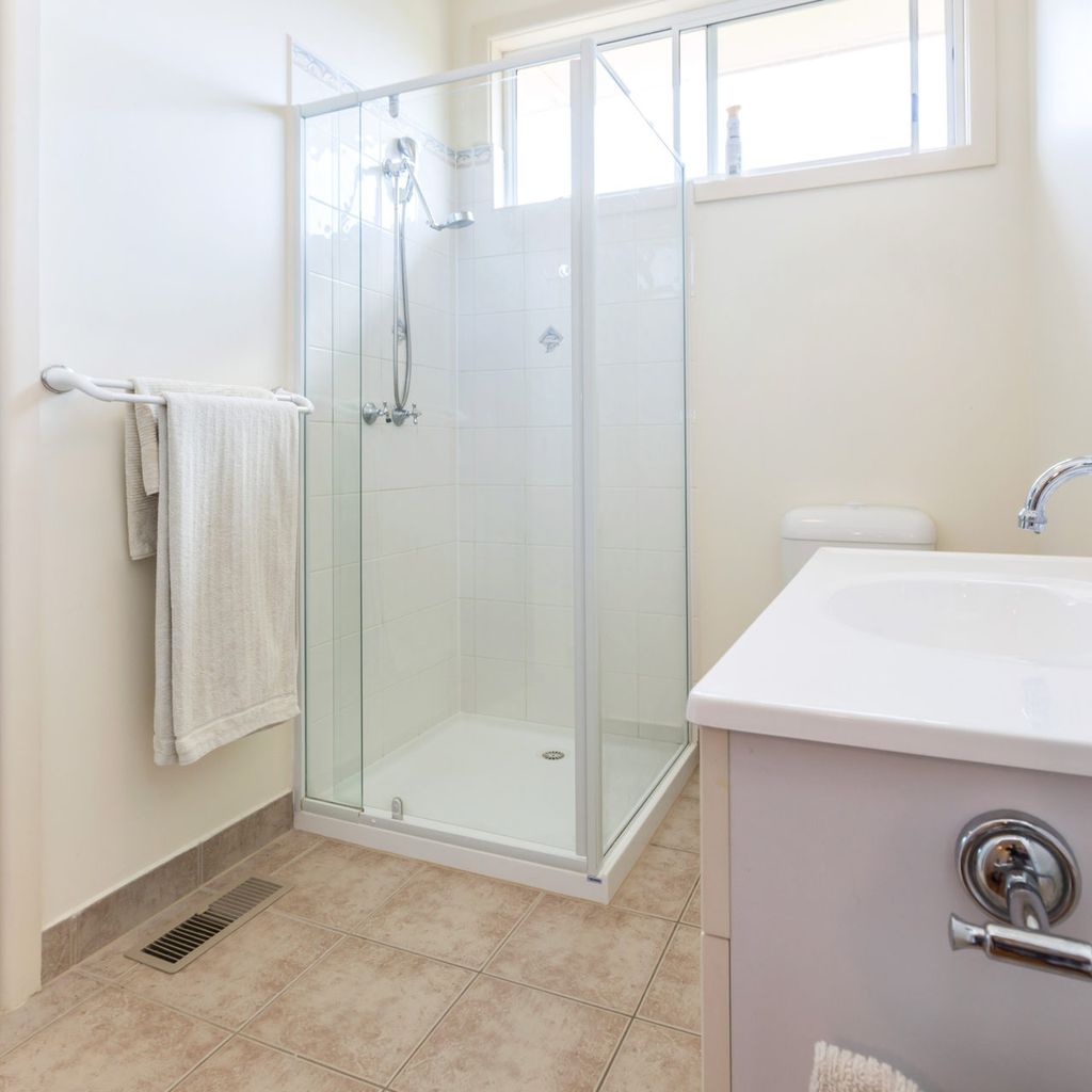 RENOVATED BEACH BEAUTY - ROSEBUD
