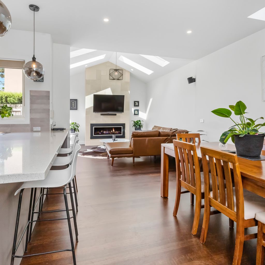 BANGALOW - MORNINGTON