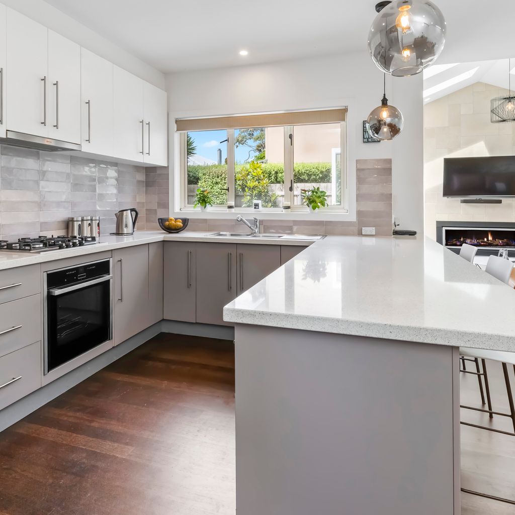 BANGALOW - MORNINGTON