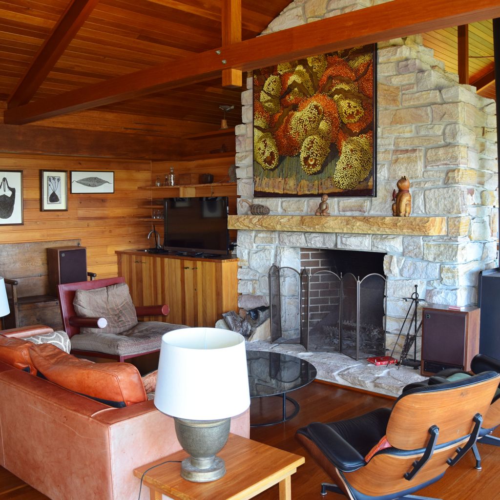 Living area (upstairs).