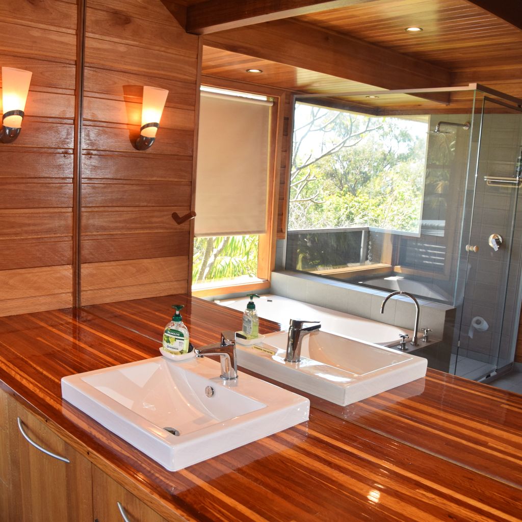 Main bathroom.