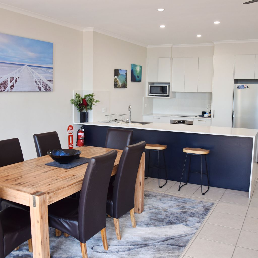 Kitchen and dining area.