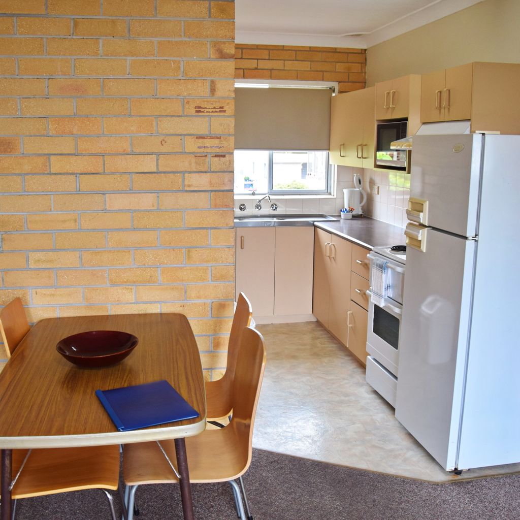 Kitchen and dining area.
