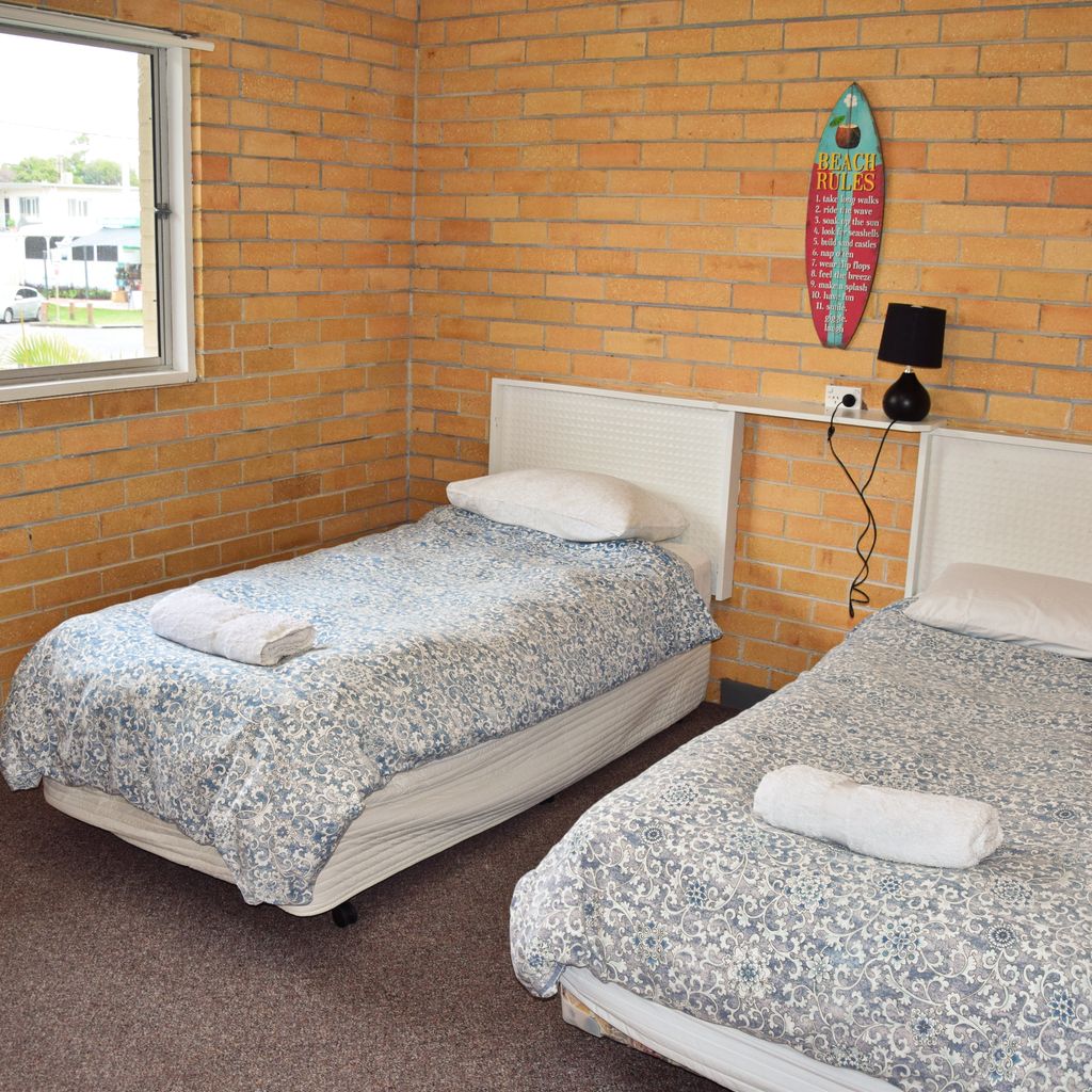 Second bedroom.