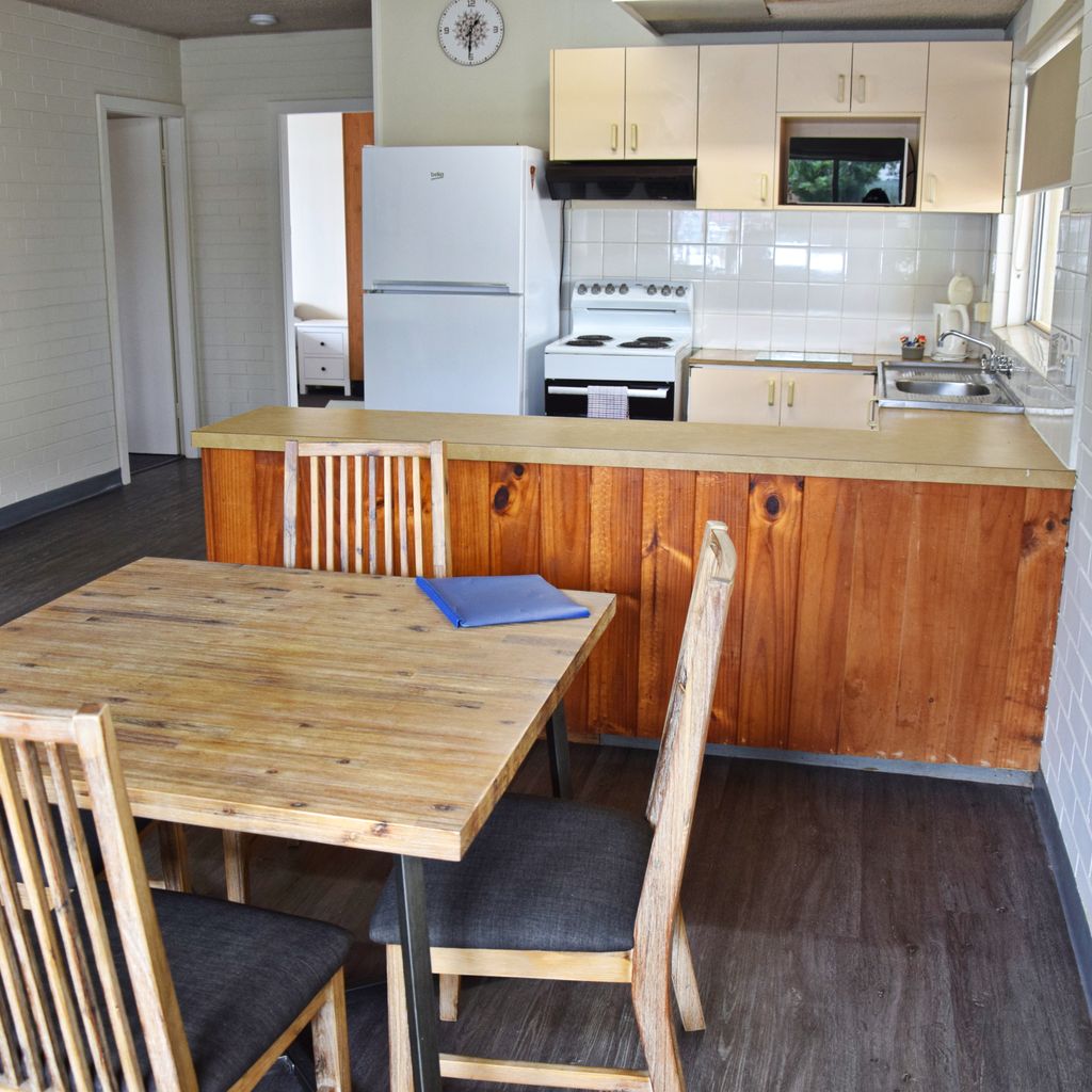 Kitchen and dining area.
