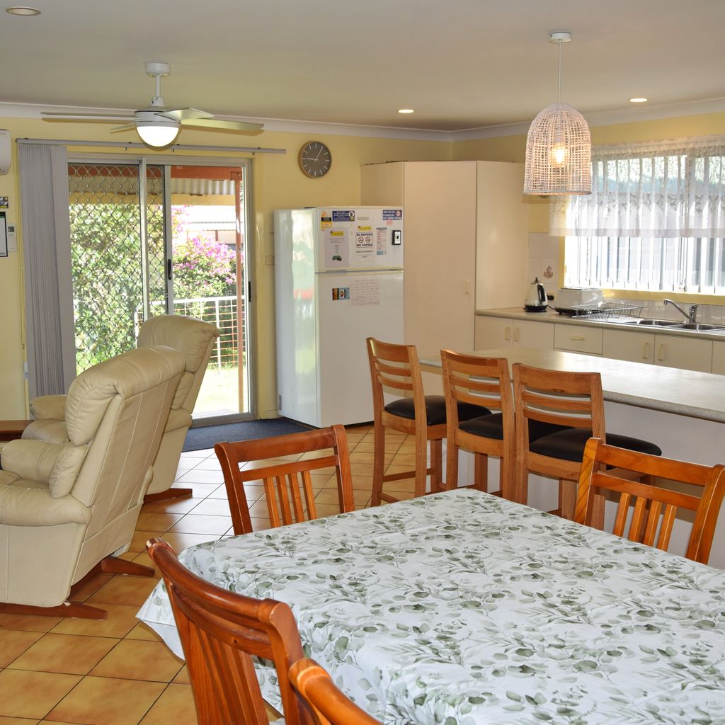Kitchen and dining area.