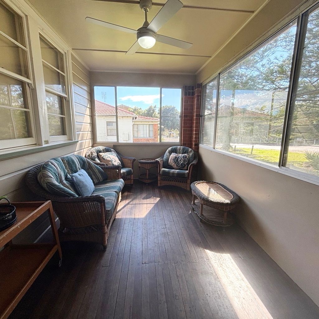 Front sunroom. 