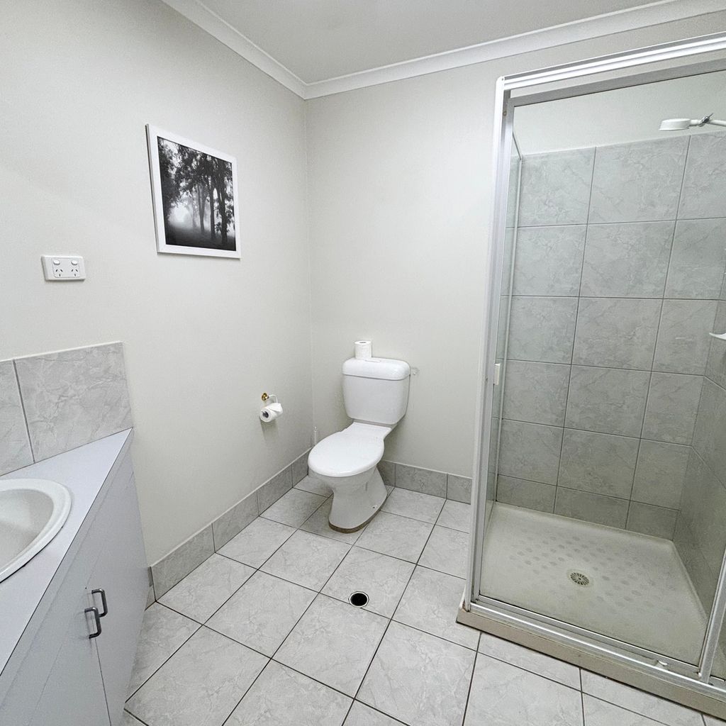 Main bathroom. 