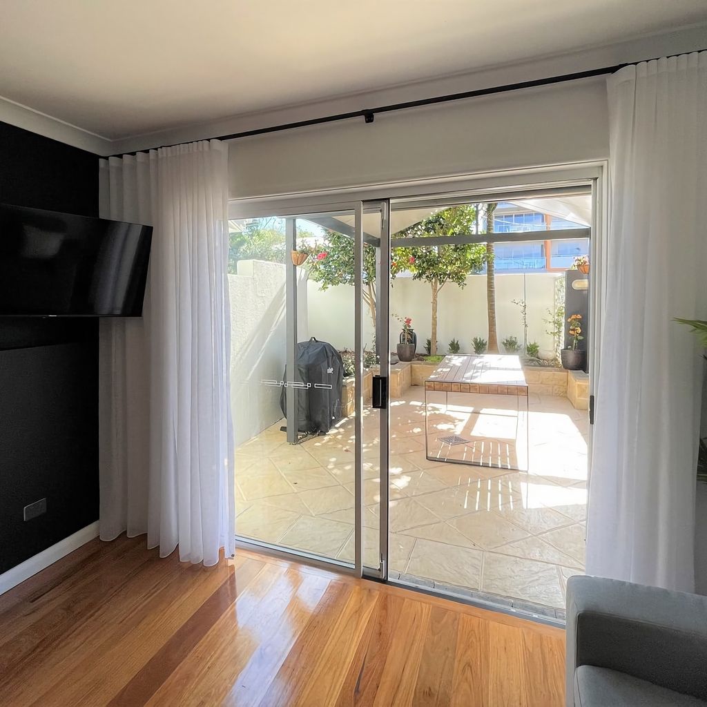 Living to outdoor area.